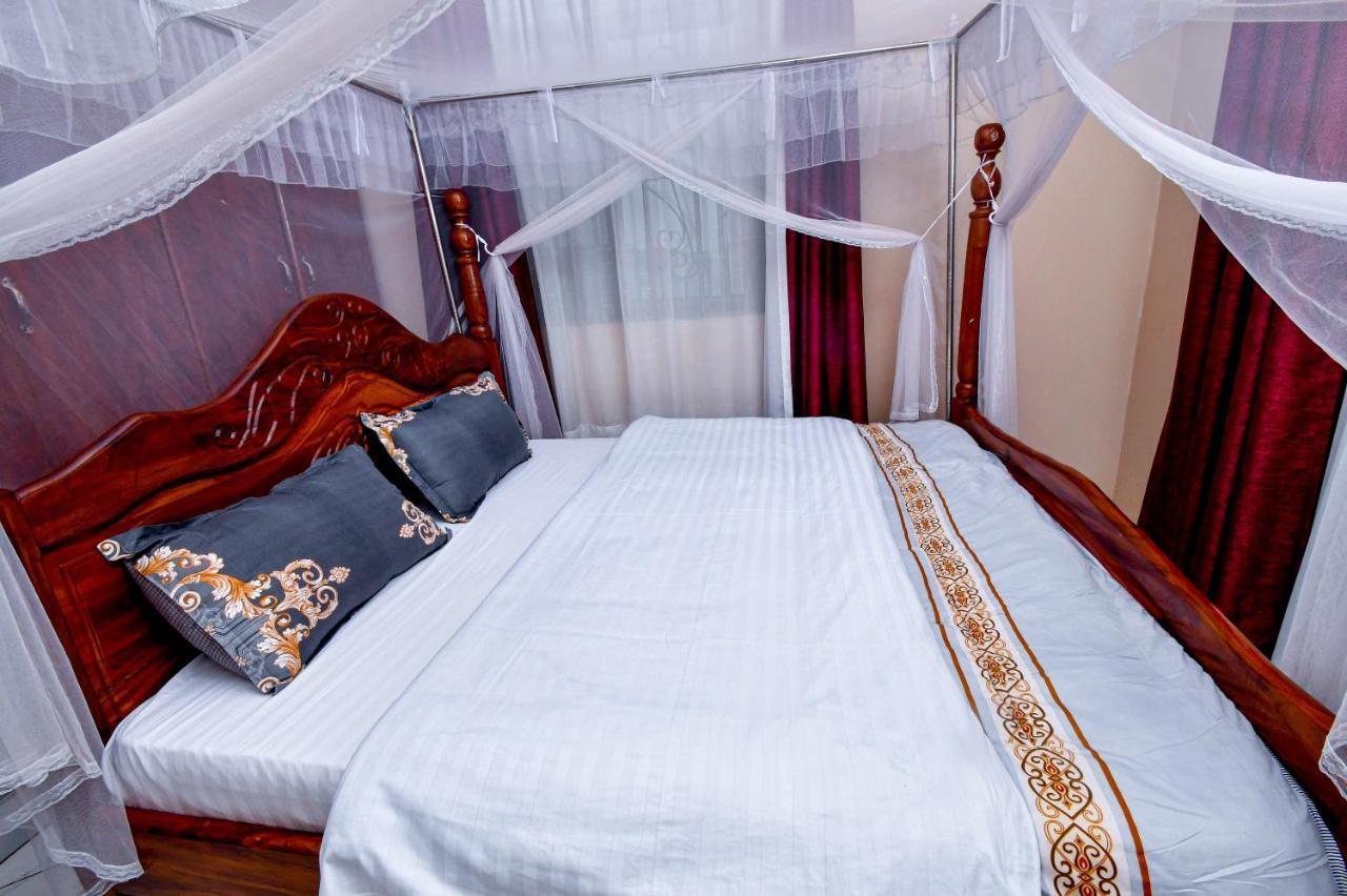 Peace Of Mind Suites Entebbe Bagian luar foto
