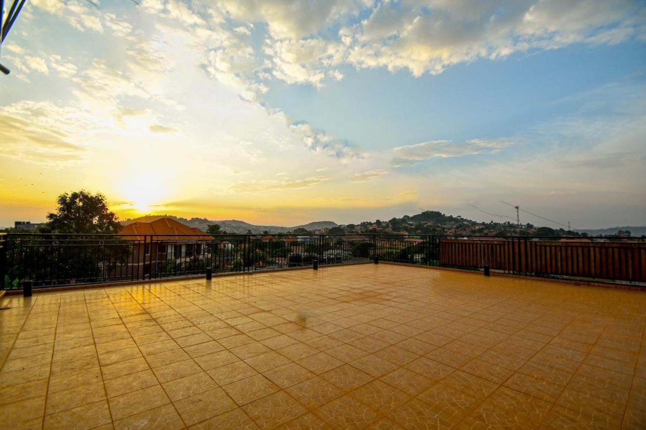 Peace Of Mind Suites Entebbe Bagian luar foto