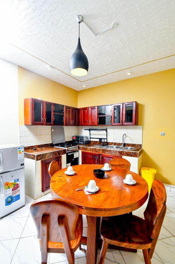 Peace Of Mind Suites Entebbe Bagian luar foto