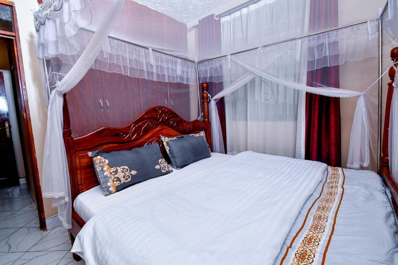 Peace Of Mind Suites Entebbe Bagian luar foto