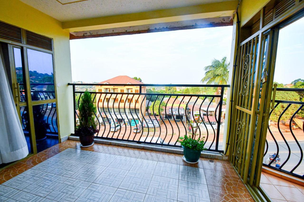 Peace Of Mind Suites Entebbe Bagian luar foto