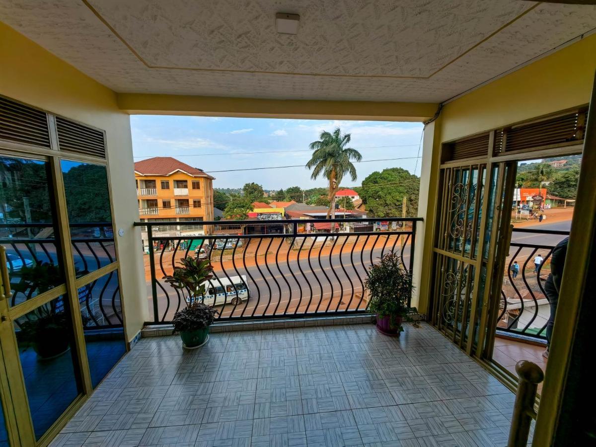 Peace Of Mind Suites Entebbe Bagian luar foto
