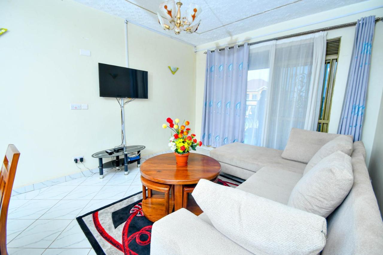 Peace Of Mind Suites Entebbe Bagian luar foto