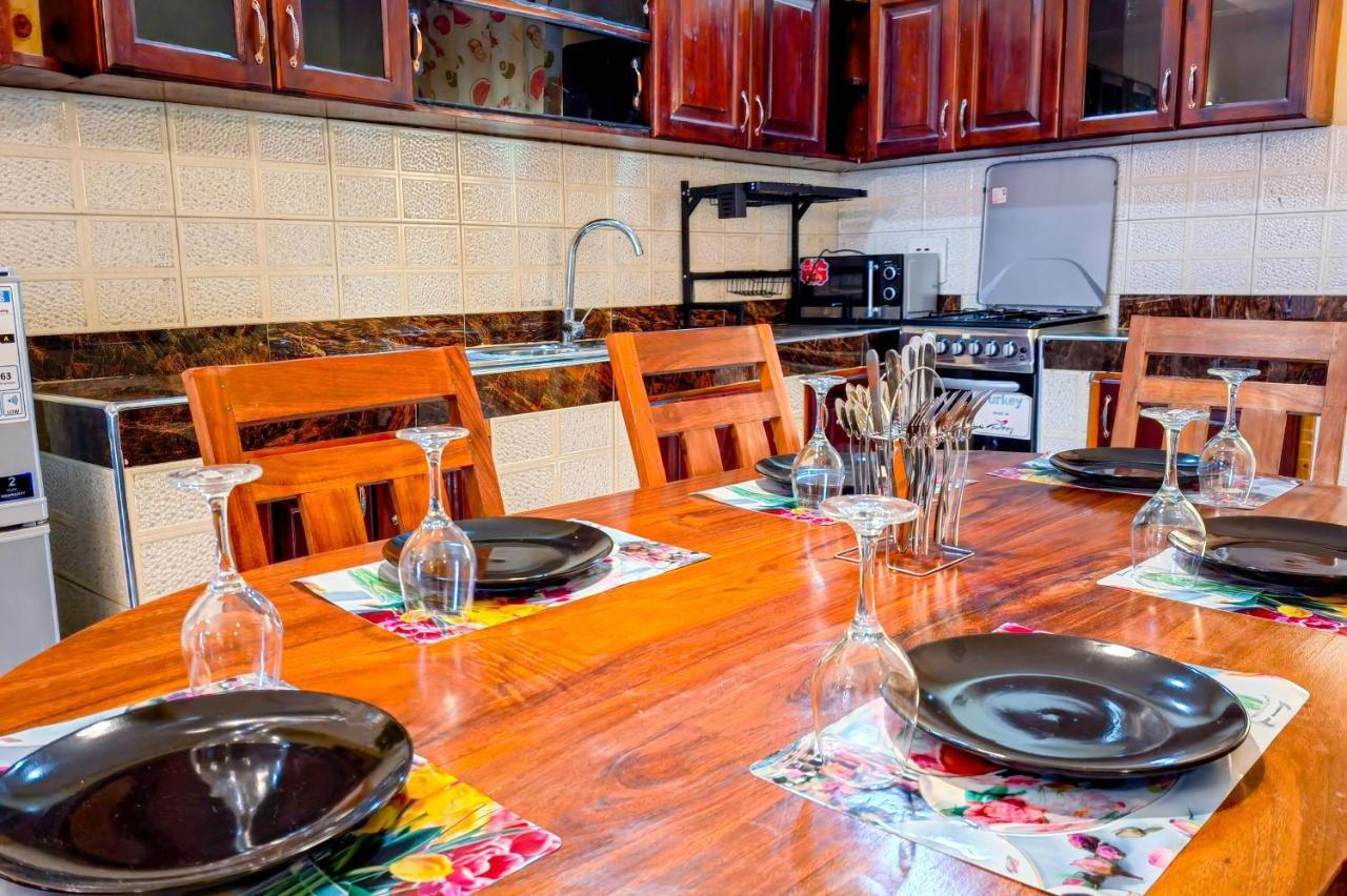 Peace Of Mind Suites Entebbe Bagian luar foto