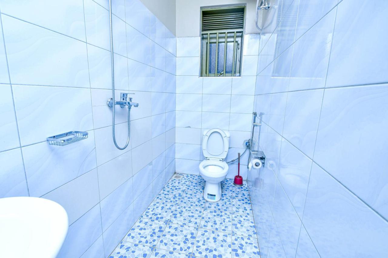 Peace Of Mind Suites Entebbe Bagian luar foto
