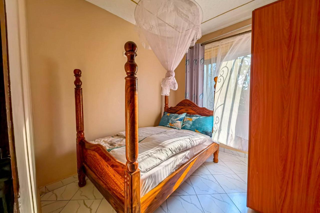 Peace Of Mind Suites Entebbe Bagian luar foto