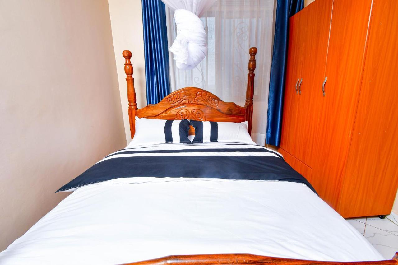 Peace Of Mind Suites Entebbe Bagian luar foto