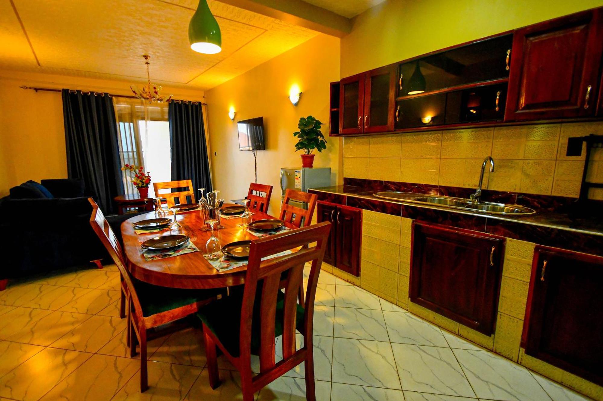 Peace Of Mind Suites Entebbe Bagian luar foto