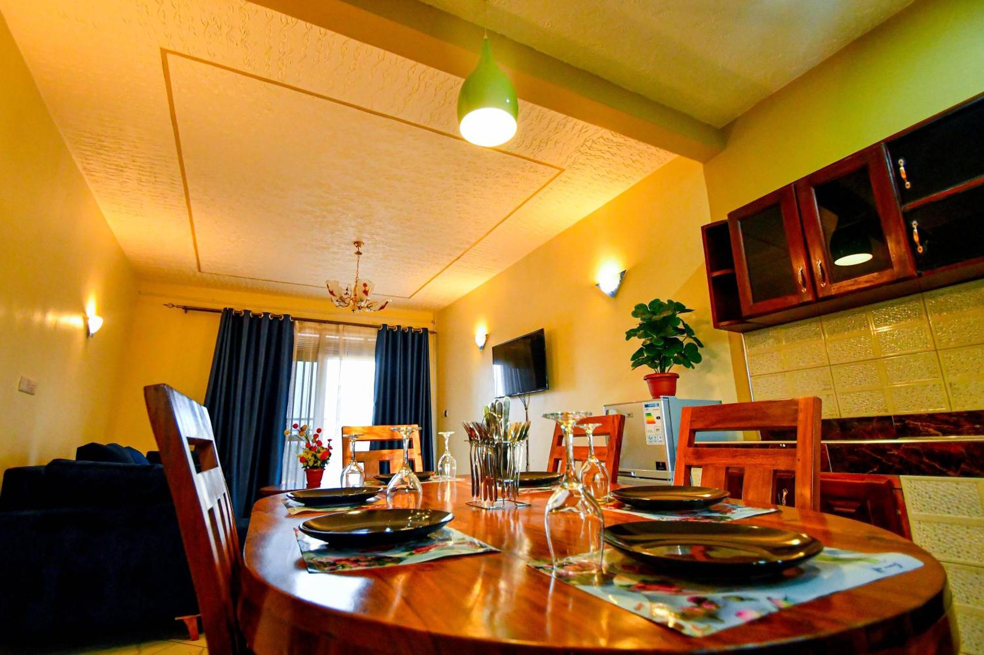 Peace Of Mind Suites Entebbe Bagian luar foto