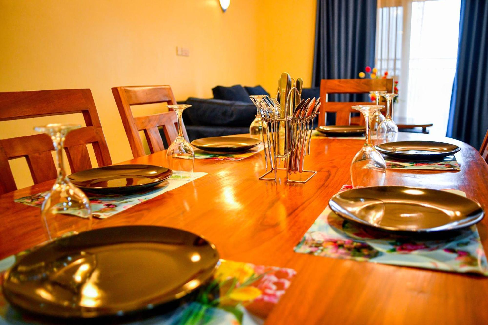 Peace Of Mind Suites Entebbe Bagian luar foto