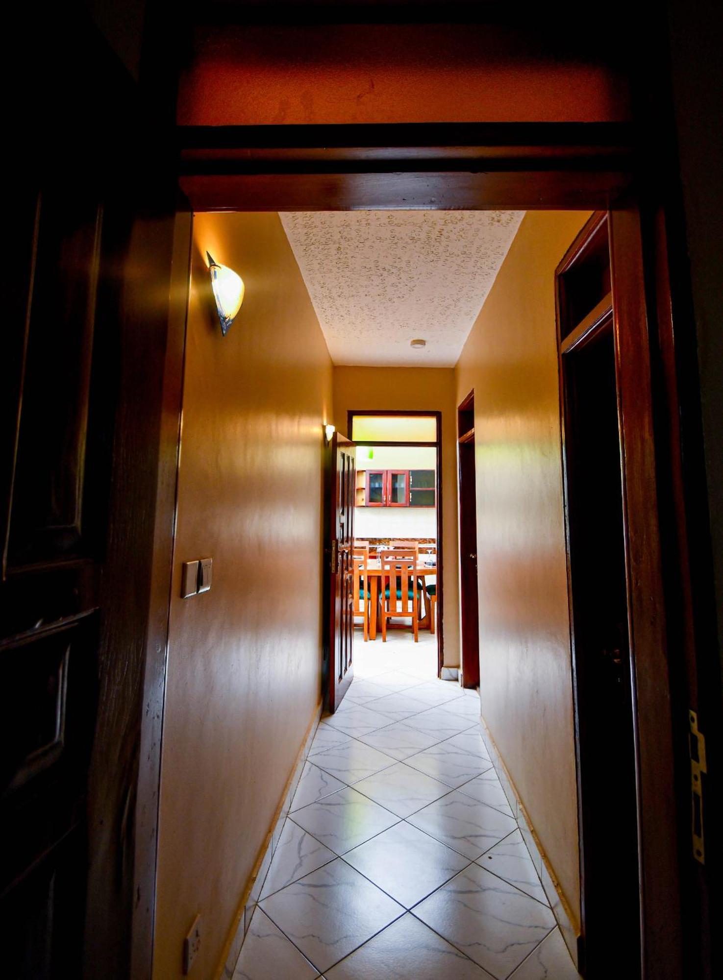 Peace Of Mind Suites Entebbe Bagian luar foto