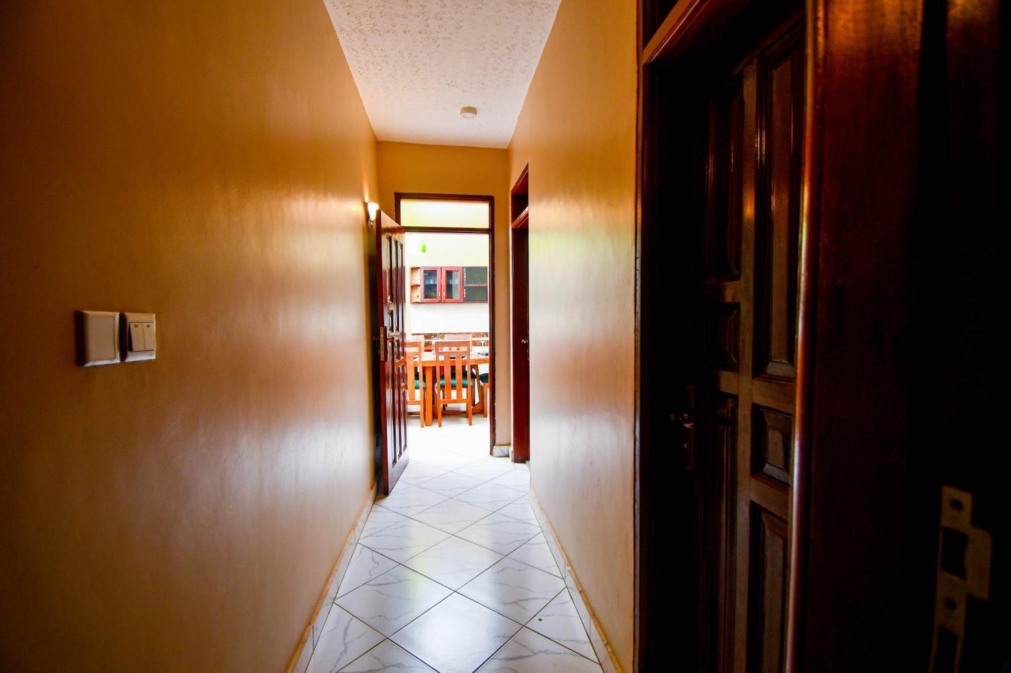 Peace Of Mind Suites Entebbe Bagian luar foto