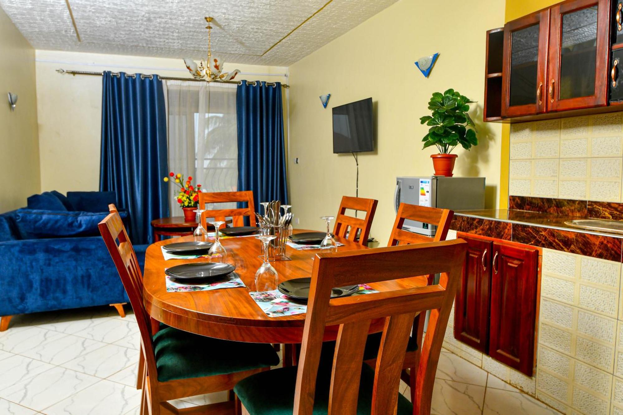 Peace Of Mind Suites Entebbe Bagian luar foto